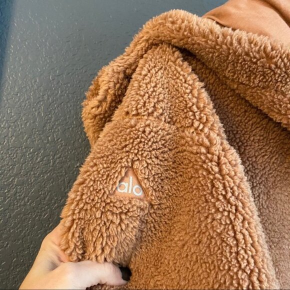 ALO YOGA Norte Sherpa Coat- Henna Pink M - Picture 5 of 7
